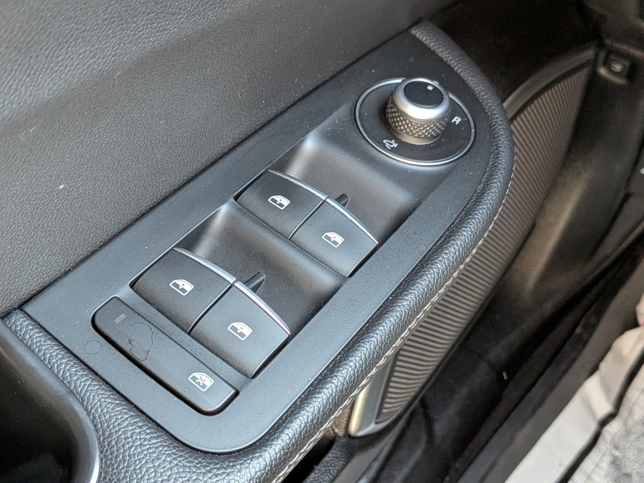 Used 2018 Alfa Romeo Giulia AWD image 25