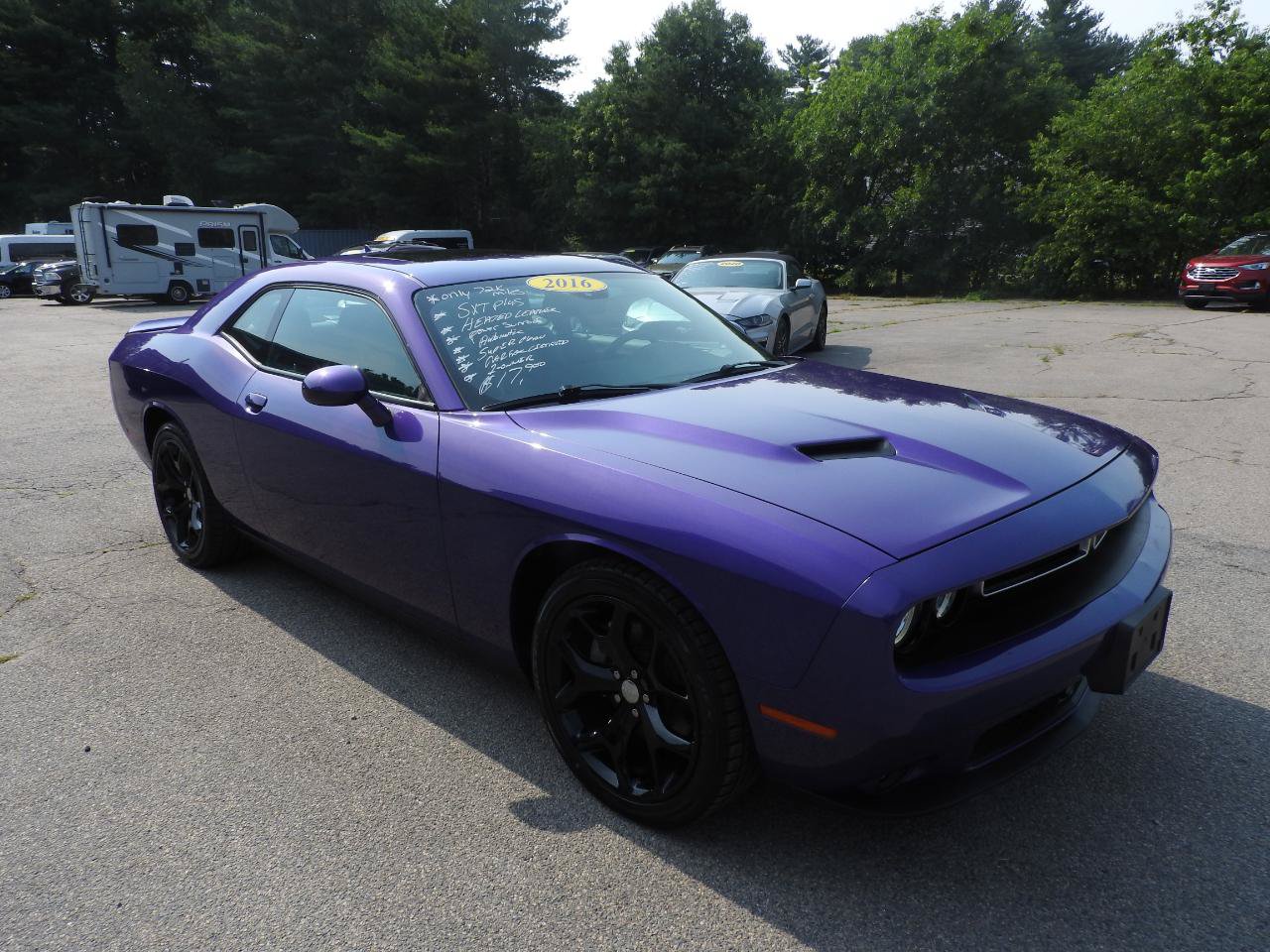 Used 2016 Dodge Challenger SXT Plus RWD image 3