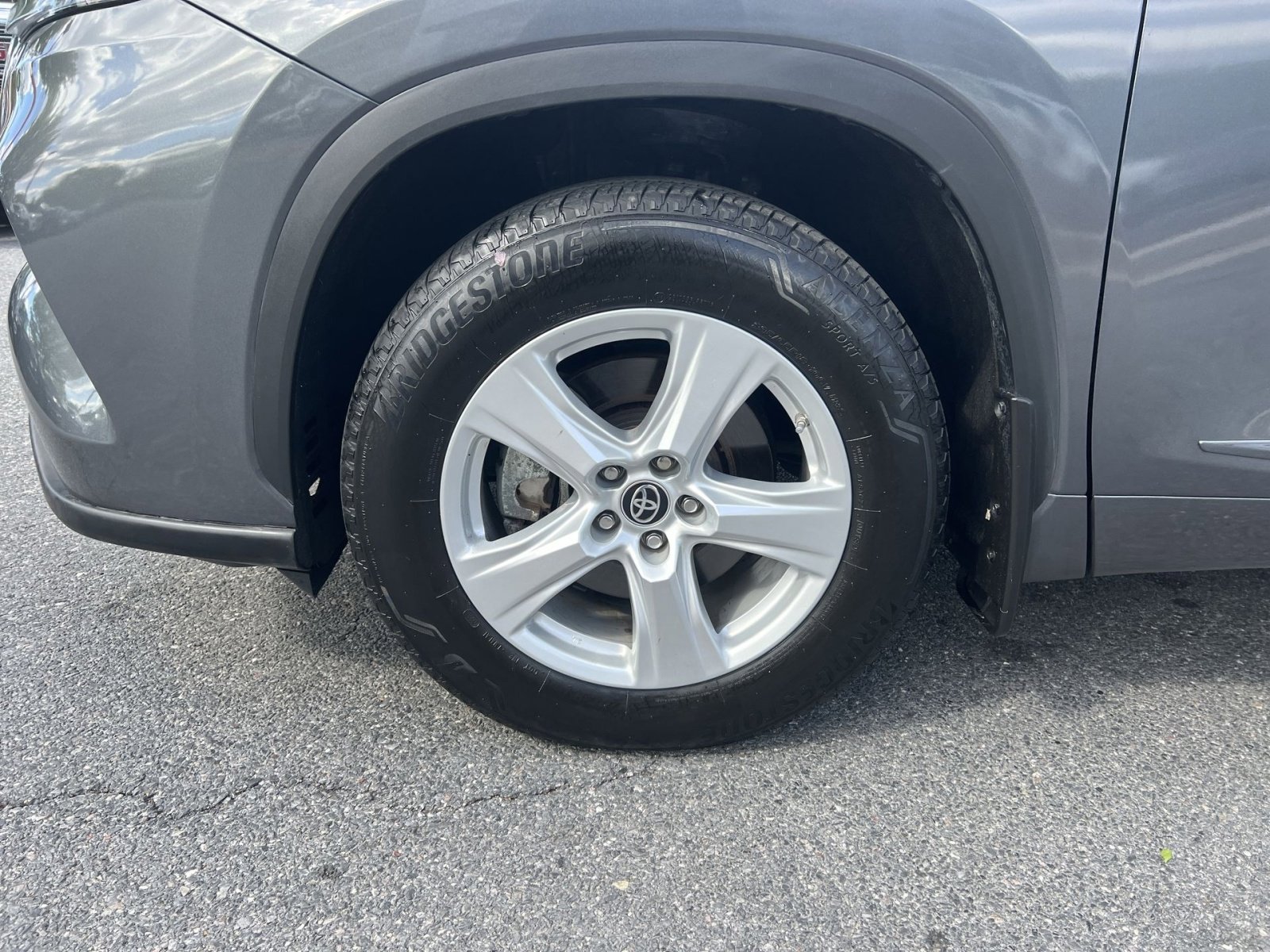 Used 2023 Toyota Highlander L AWD/4WD image 20