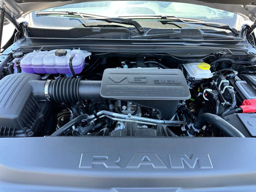 Used 2025 RAM 1500 Big Horn AWD/4WD image 8