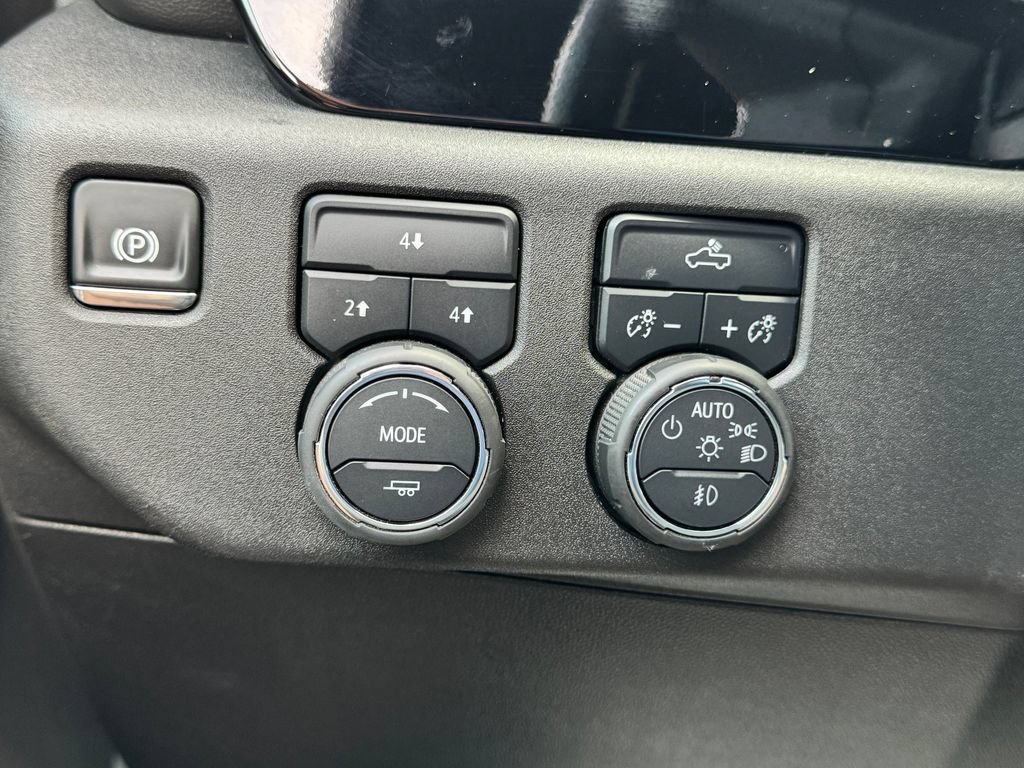 Used 2025 Chevrolet Silverado 2500 LT w/ Convenience Package AWD/4WD image 31