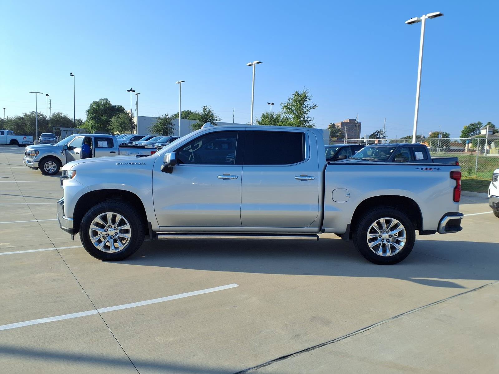Used 2019 Chevrolet Silverado 1500 LTZ w/ LTZ Premium Package AWD/4WD image 8