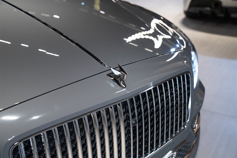 Used 2024 Bentley Flying Spur V8 AWD/4WD image 19