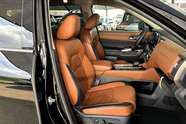 Certified 2024 Nissan Pathfinder Platinum w/ Cargo Package image 9