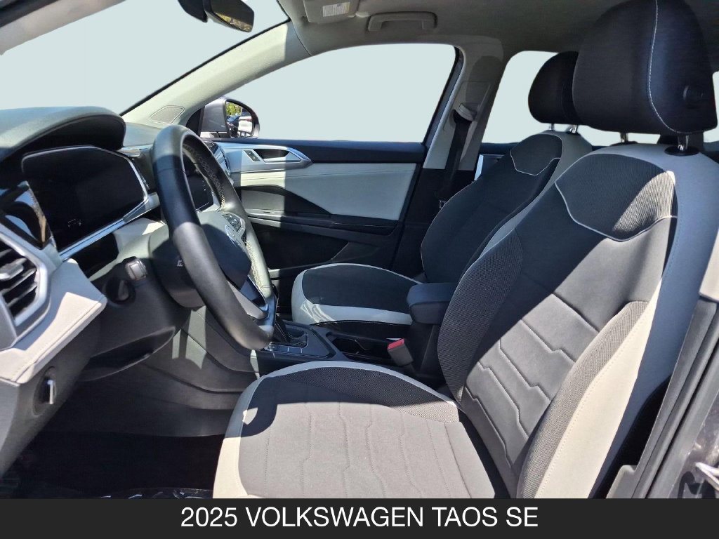 Used 2025 Volkswagen Taos SE FWD image 14