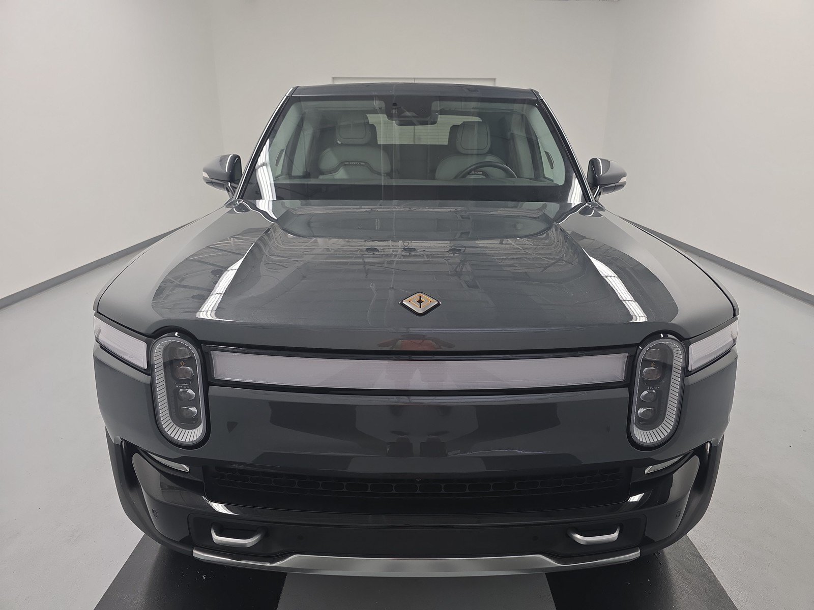Used 2024 Rivian R1T Adventure AWD/4WD image 8