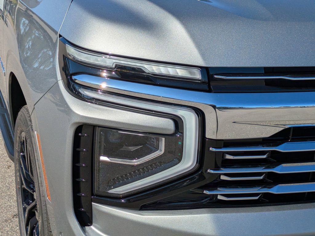 New 2026 Chevrolet Suburban Premier image 9