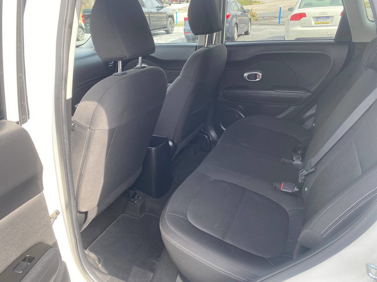 Used 2014 Kia Soul FWD image 12