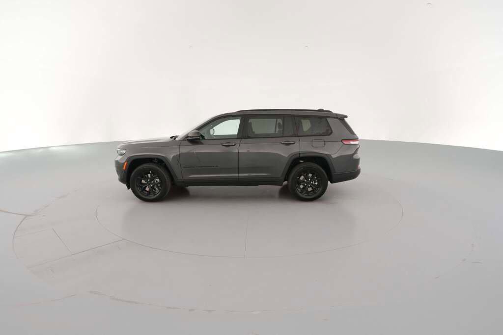 New 2025 Jeep Grand Cherokee L Laredo image 6