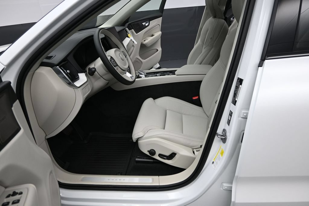 New 2026 Volvo XC60 B5 Ultra w/ Climate Package AWD/4WD image 10