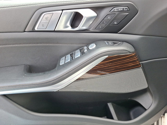 Used 2026 BMW X7 xDrive40i image 16