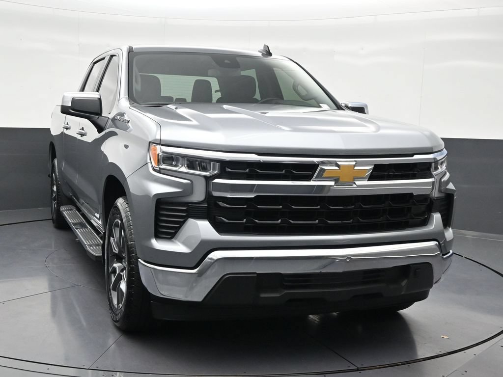 Used 2024 Chevrolet Silverado 1500 LT RWD image 8