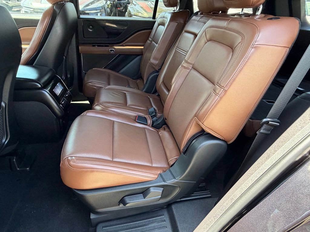 Used 2022 Lincoln Aviator Reserve AWD/4WD image 35