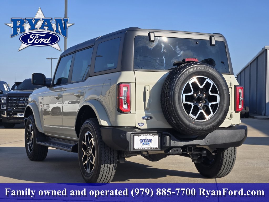 Used 2025 Ford Bronco Outer Banks AWD/4WD image 4