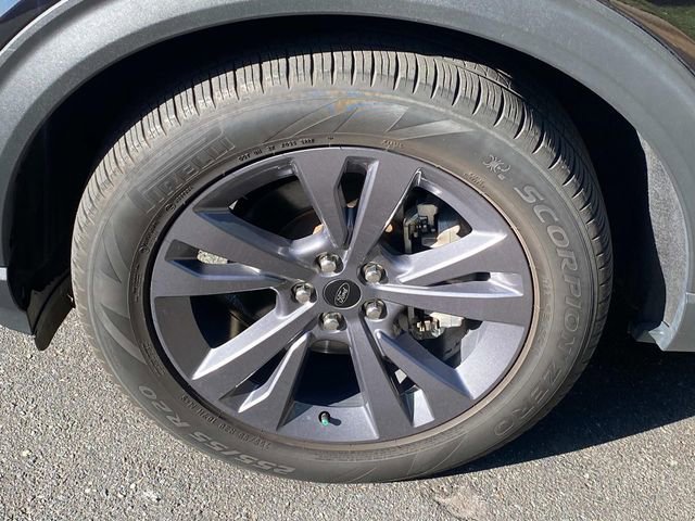 Used 2023 Ford Explorer XLT w/ Equipment Group 202A image 6