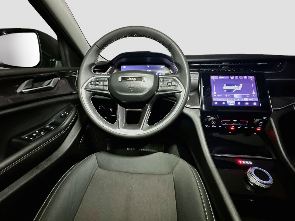 Certified 2023 Jeep Grand Cherokee Laredo AWD/4WD image 30