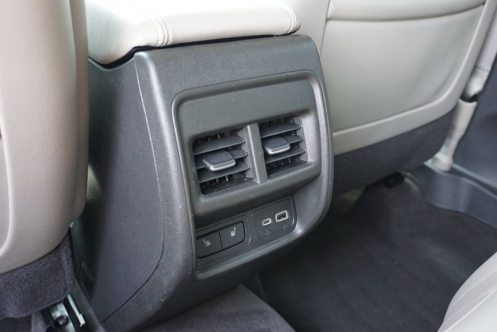 Used 2022 Cadillac XT4 Luxury w/ Cold Weather Package FWD image 43