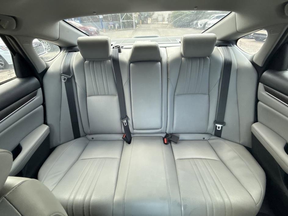 Used 2018 Honda Accord Touring image 37