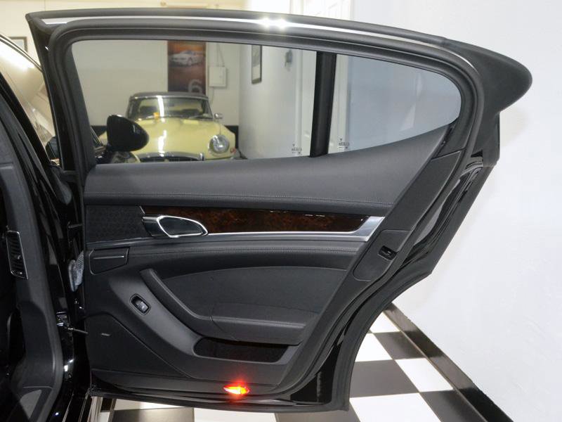 Used 2016 Porsche Panamera Turbo image 25