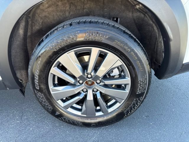 Used 2025 Nissan Pathfinder SV AWD/4WD image 9