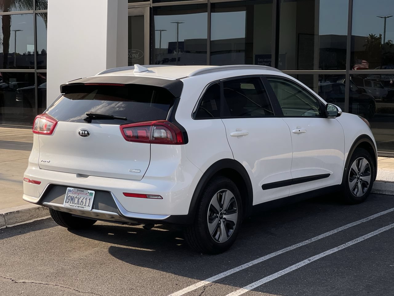 Used 2019 Kia Niro EX FWD image 5
