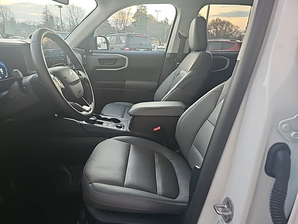 Used 2025 Ford Bronco Sport Badlands AWD/4WD image 9