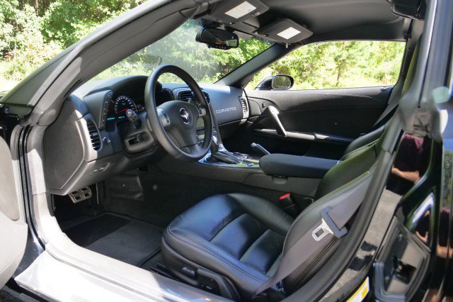 Used 2010 Chevrolet Corvette Grand Sport w/ Preferred Equipment Group RWD image 13
