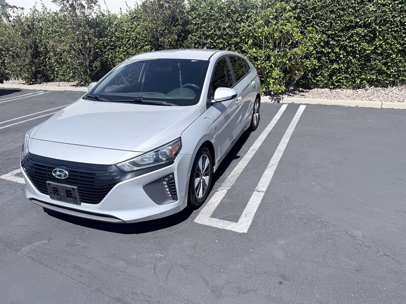 Used 2019 Hyundai Ioniq Plug-In Hybrid FWD image 5