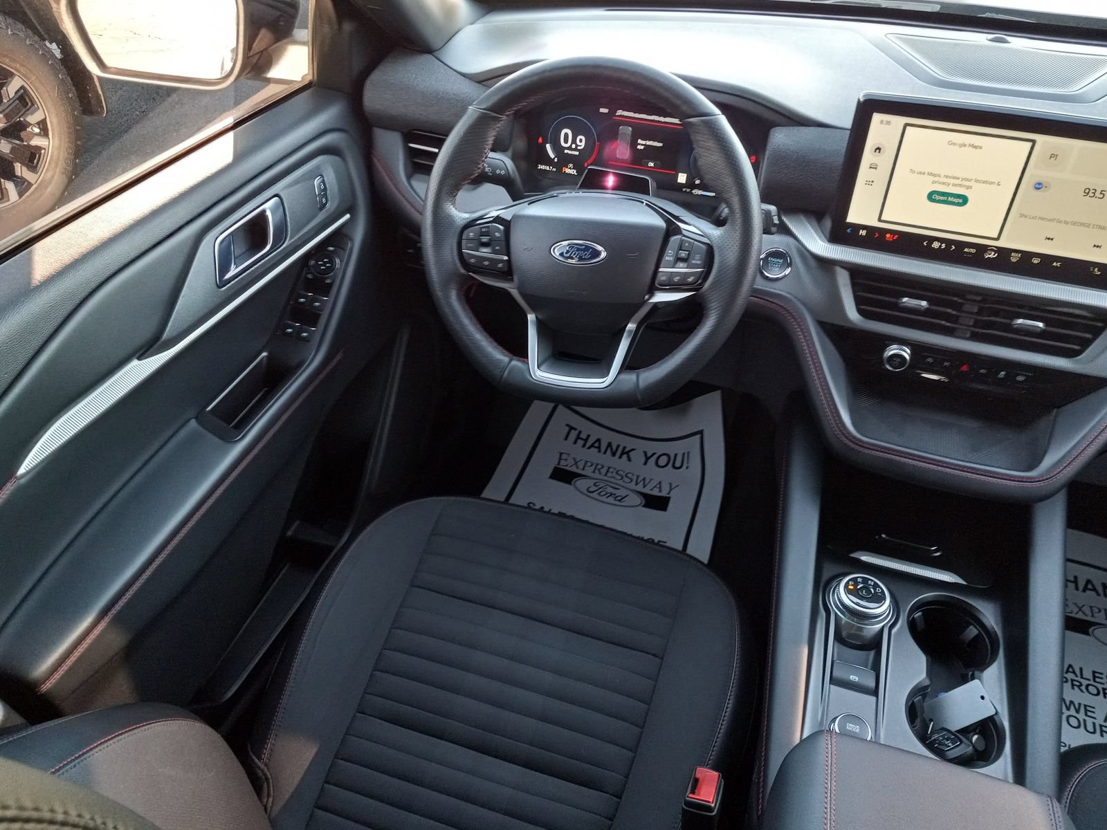Used 2025 Ford Explorer ST-Line w/ ST-Line Street Pack AWD/4WD image 17