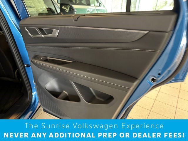 New 2024 Volkswagen Atlas Cross Sport SEL R-Line AWD/4WD image 25