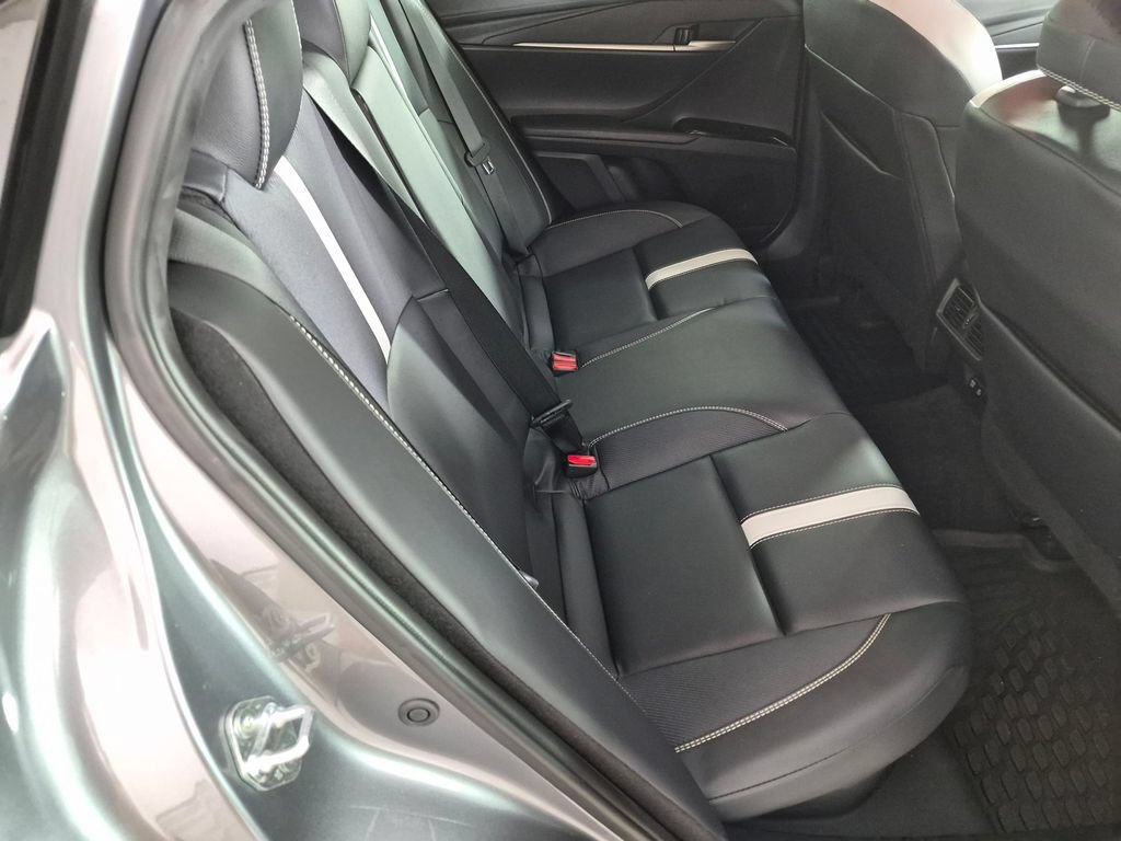 Used 2025 Toyota Camry SE w/ Convenience Package FWD image 27