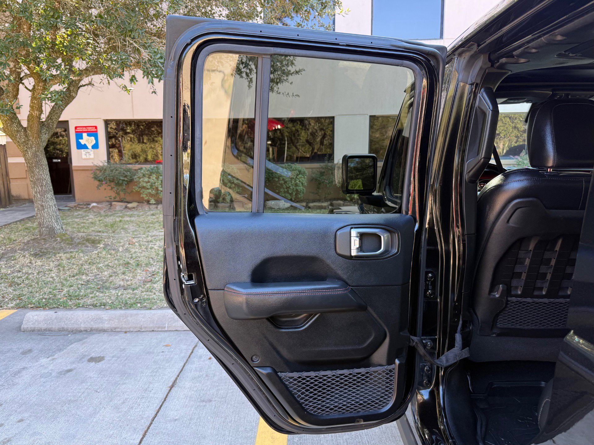 Used 2019 Jeep Wrangler Unlimited Rubicon image 44