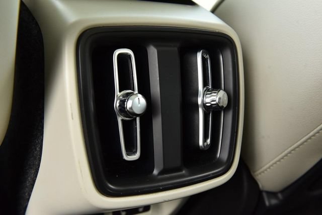 Used 2022 Volvo XC40 T5 Inscription w/ Climate Package AWD/4WD image 26