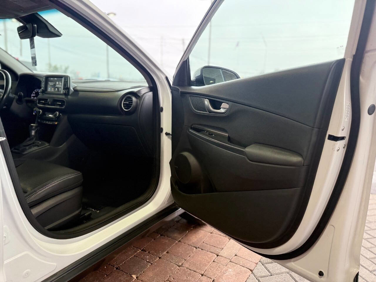 Used 2021 Hyundai Kona Limited image 38