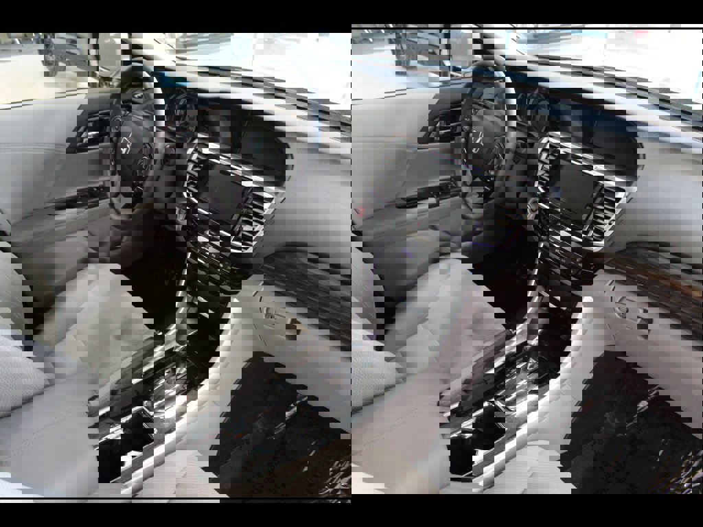 Used 2016 Honda Accord EX image 23