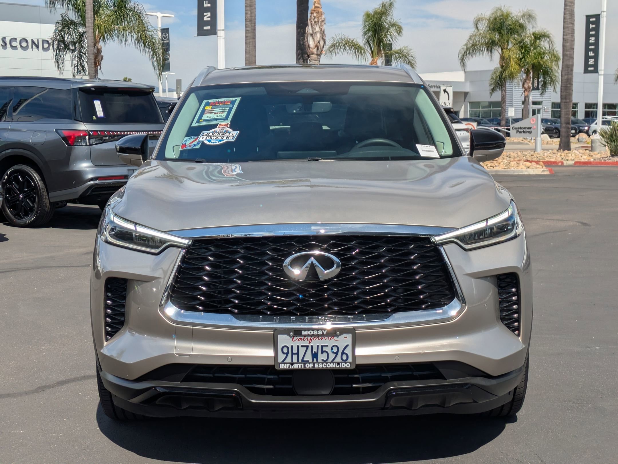 Used 2023 INFINITI QX60 Luxe w/ Performance Audio Package image 3