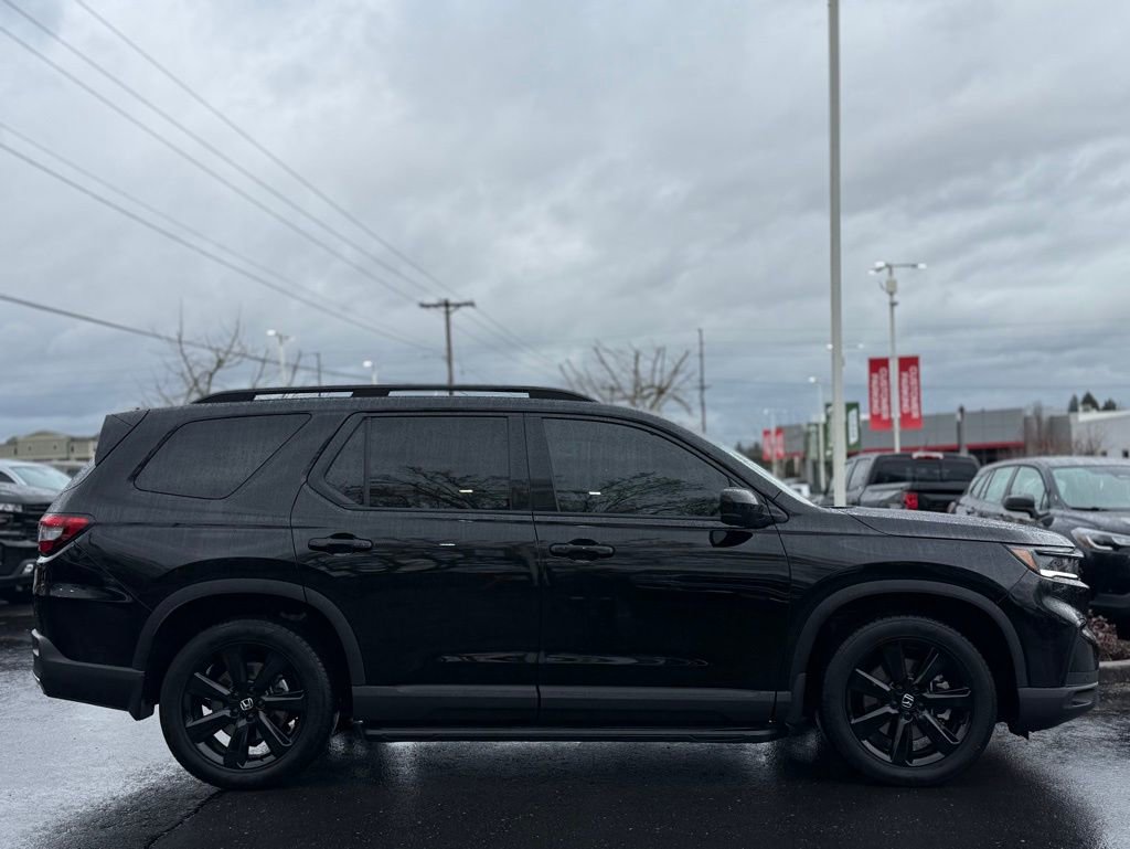 Used 2025 Honda Pilot Black Edition image 6