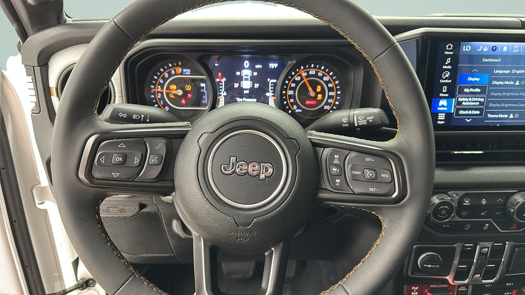 Used 2024 Jeep Gladiator Willys AWD/4WD image 15