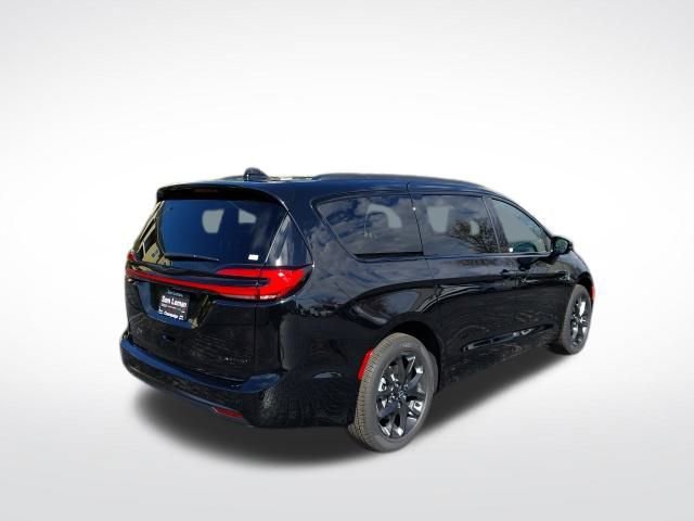 New 2026 Chrysler Pacifica Limited w/ S Appearance Package image 25