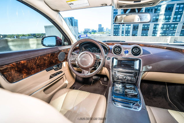 Used 2012 Jaguar XJ RWD image 53