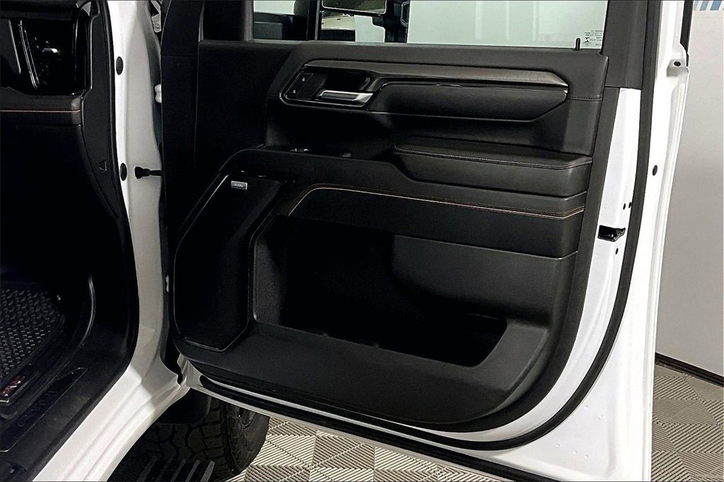 Used 2024 GMC Sierra 2500 AT4 w/ AT4 Premium Plus Package image 19