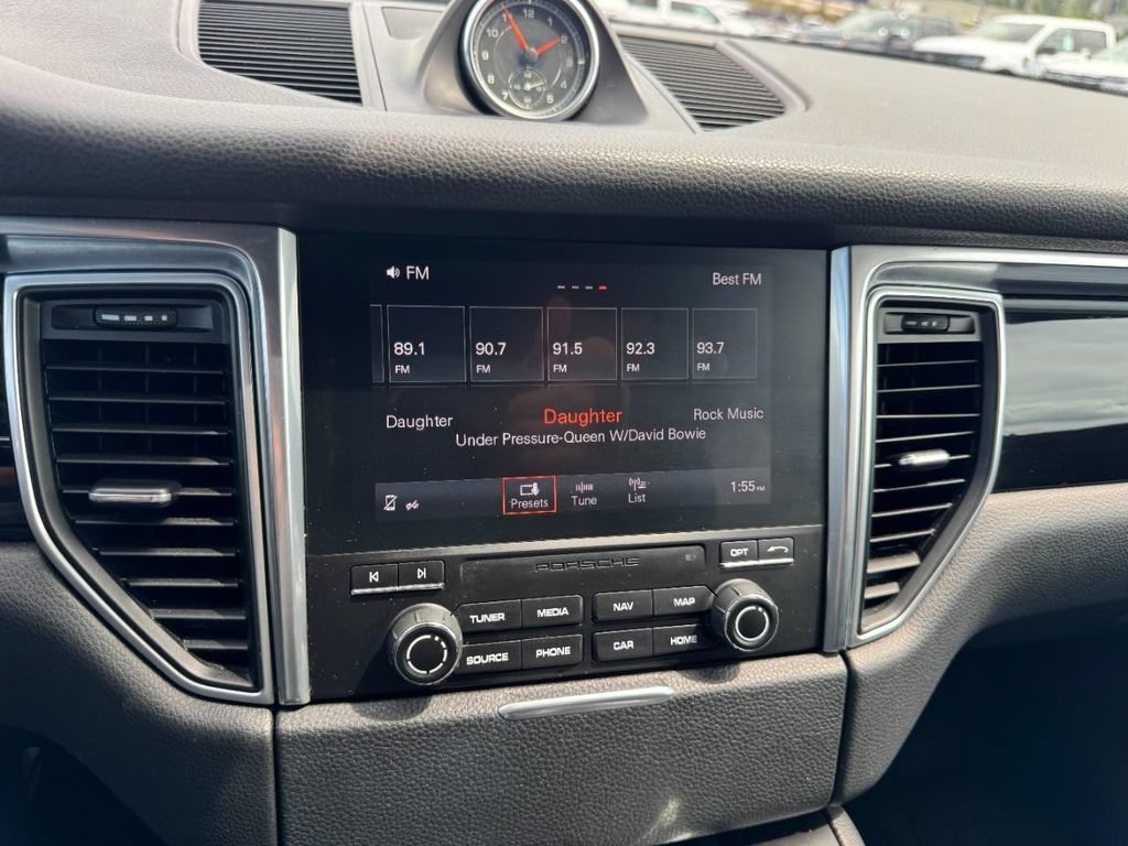 Used 2018 Porsche Macan AWD/4WD image 18