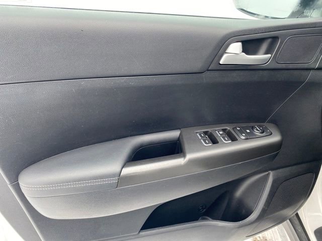 Used 2019 Kia Sportage LX image 15