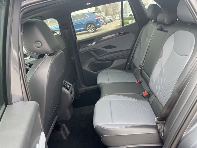 New 2026 Volkswagen Tiguan SE R-Line image 24