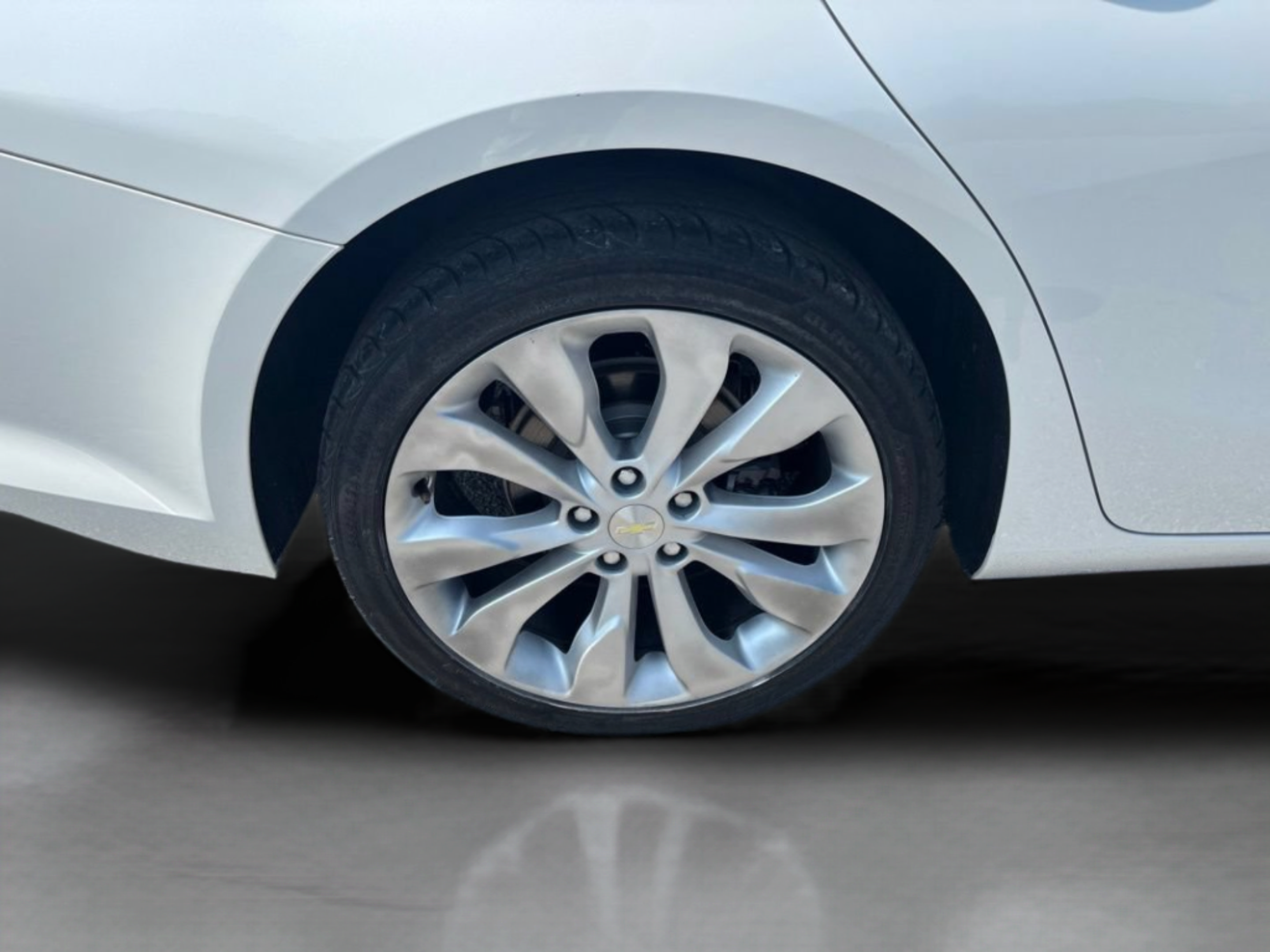 Used 2017 Chevrolet Malibu Premier w/ Premier Sun and Wheel Package FWD image 34