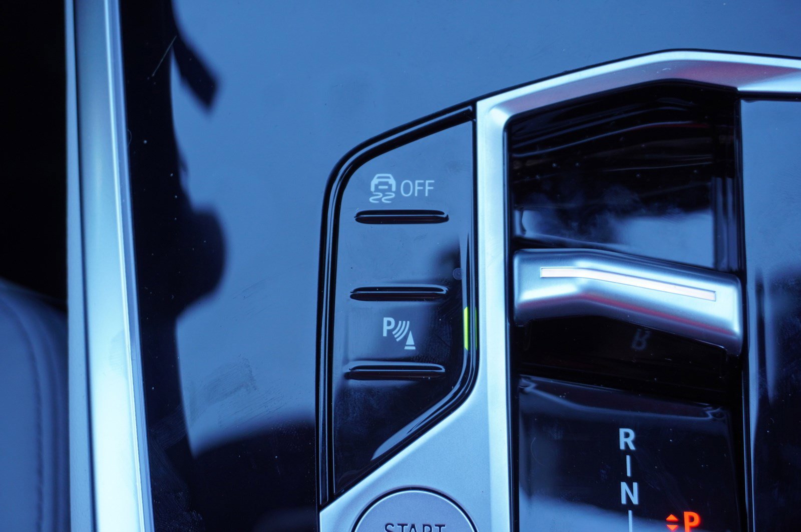 New 2025 BMW X7 xDrive40i w/ M Sport Package image 13