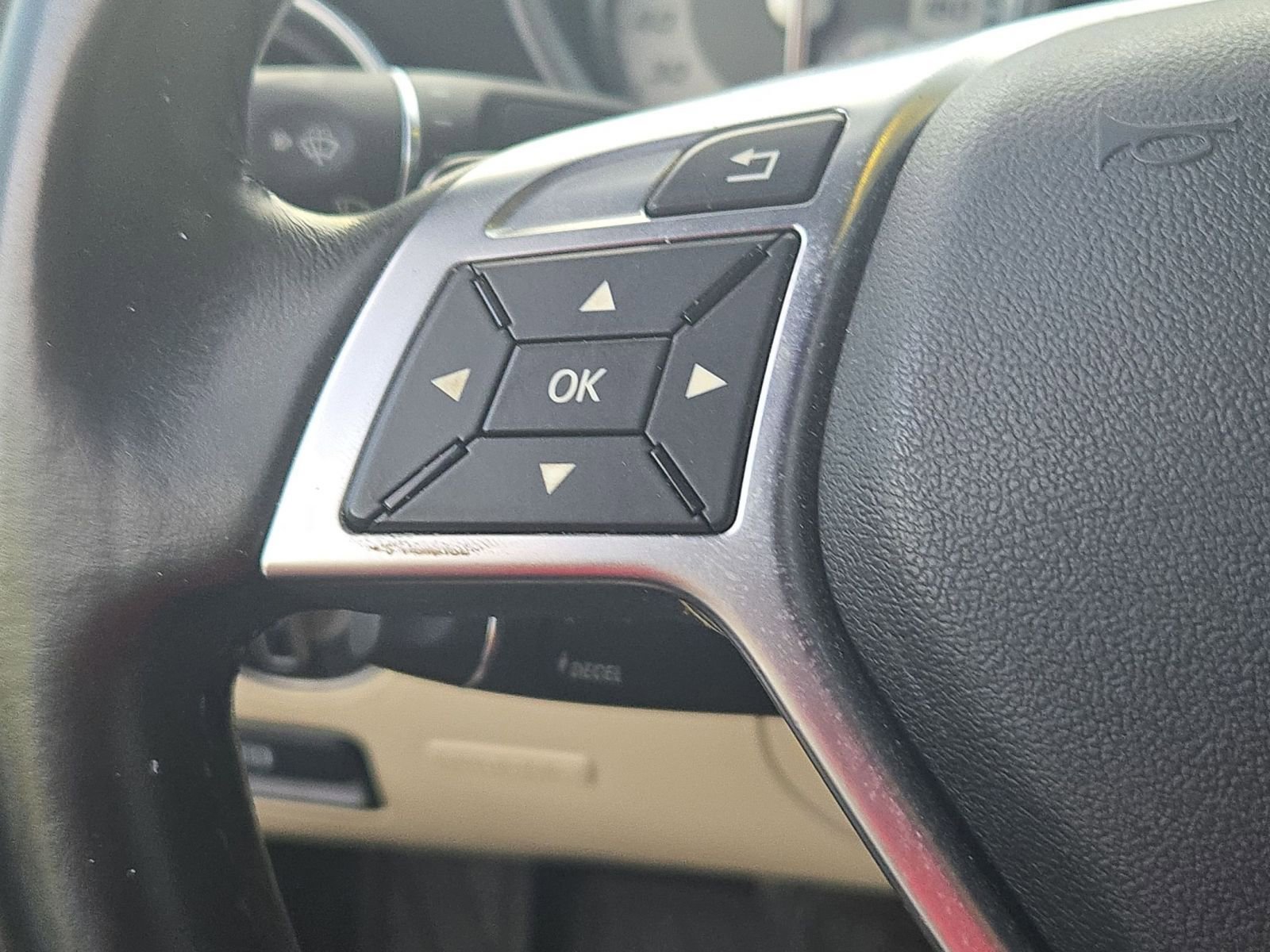 Used 2016 Mercedes-Benz SLK 300 image 12