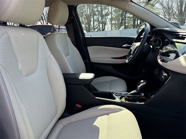 Used 2022 Buick Encore GX Select image 31