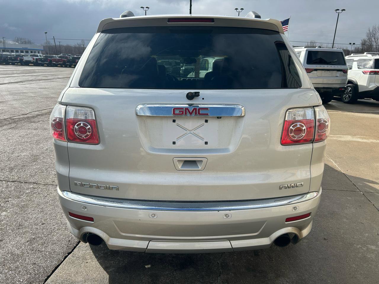 Used 2011 GMC Acadia Denali image 6