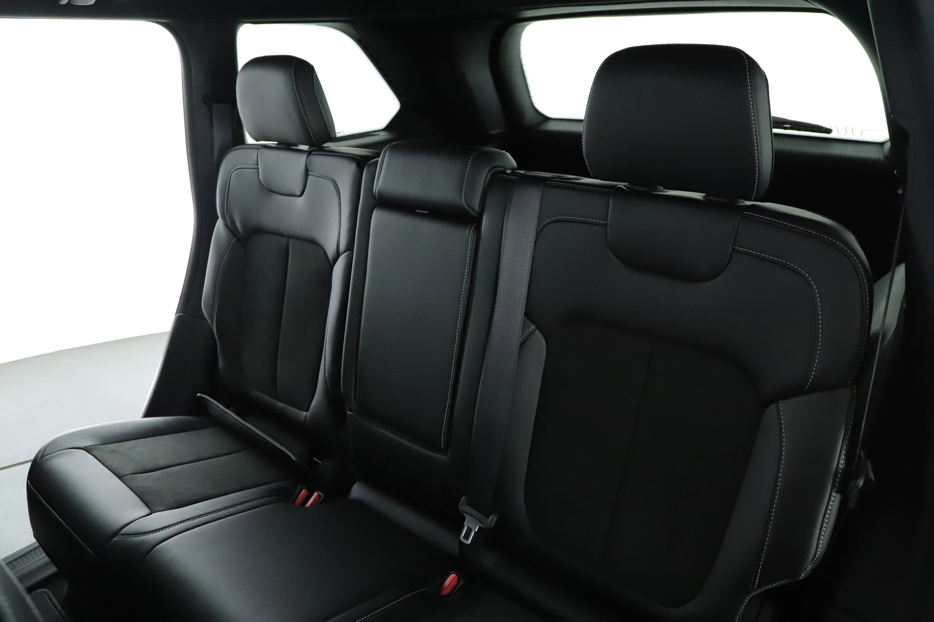 New 2025 Jeep Grand Cherokee Altitude image 5